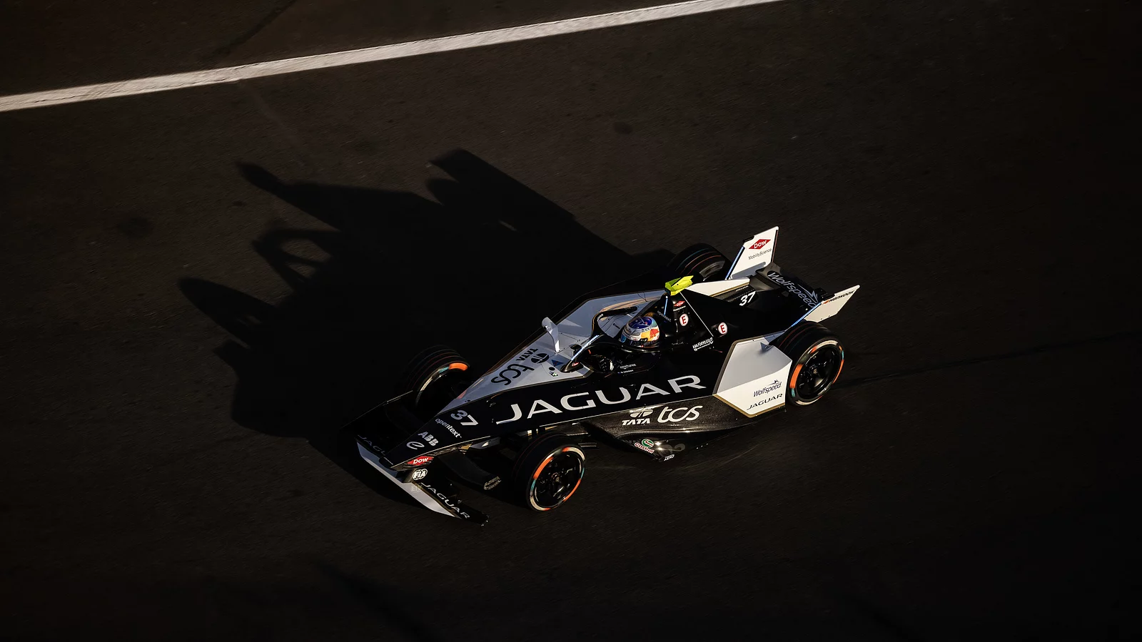 JAGUAR TCS RACING PLANUJE POTWIERDZIĆ ŚWIETNĄ DYSPOZYCJĘ PODCZAS PODWÓJNEGO E- PRIX W AD-DIRIJJA