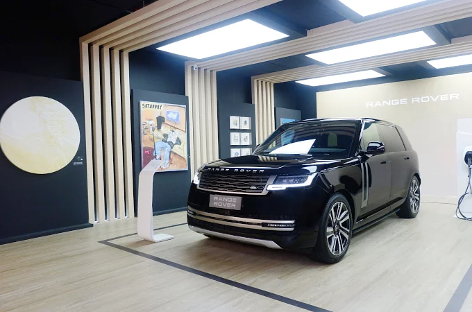 LAND ROVER INDONESIA AND CAN'S ART GALLERY COLLABORATED TO SHOWCASE MODERN-LUXURY LIFESTYLE THROUGH "VELOCITY VISION"