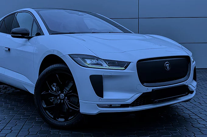 <p>JAGUAR I-PACE </p><p>400 KM</p>