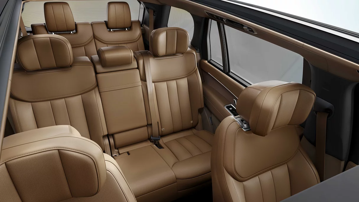 Range Rover ERDVUS 7 VIETŲ SALONAS