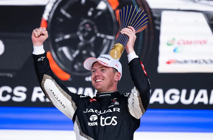NICK CASSIDY AND JAGUAR TCS RACING LEAD THE WORLD CHAMPIONSHIP STANDINGS AFTER BRILLIANT BERLIN VICTORY