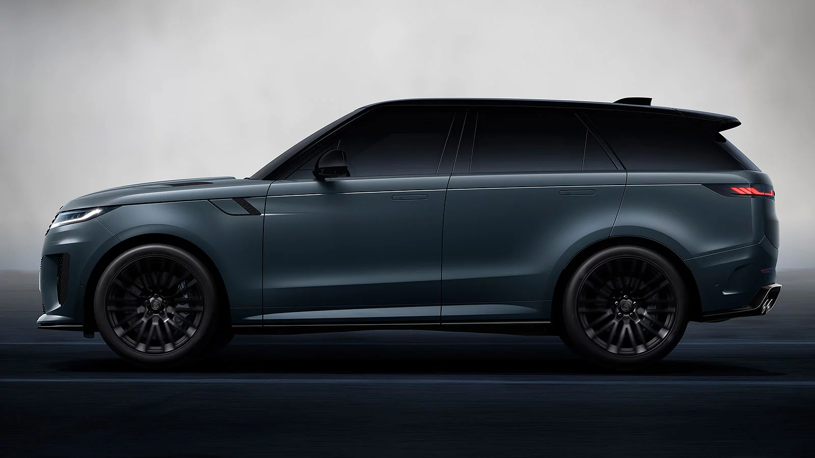 Side view of the Range Rover Sport