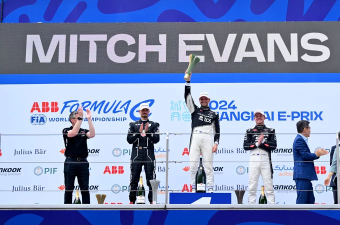 MITCH EVANS WINS INAUGURAL SHANGHAI E-PRIX WITH NICK CASSIDY THIRD FOR A JAGUAR TCS RACING DOUBLE-PODIUM