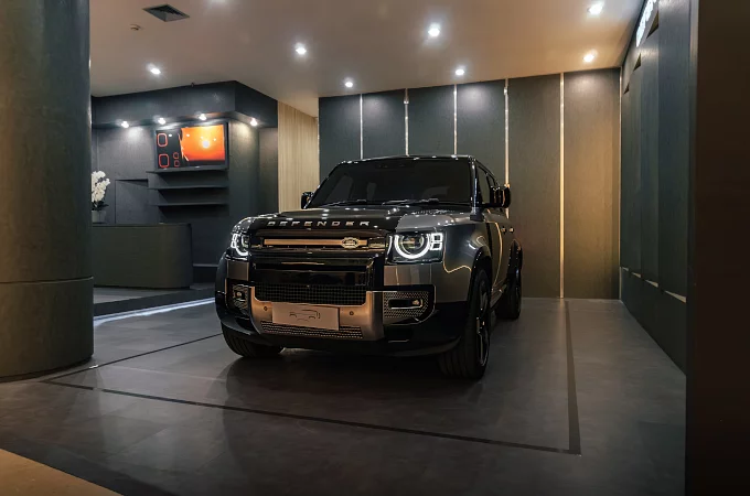 DEFENDER GALLERY AND RANGE ROVER BOUTIQUE NOW PRESENT AT CIPUTRA WORLD, SURABAYA