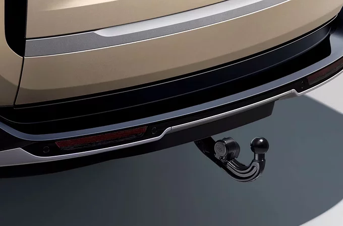 ELECTRICALLY DEPLOYABLE TOW BAR