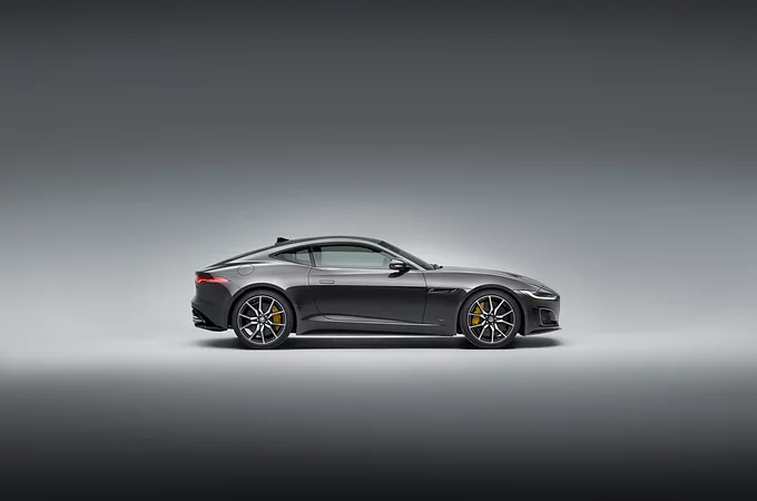 „Jaguar“ pagamino paskutinį „F-Type“: atėjo laikas naujai erai