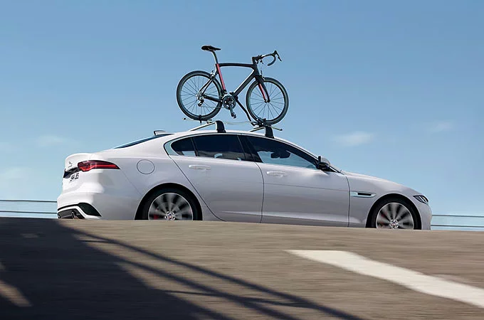 FOLLETO DE ACCESORIOS DEL JAGUAR XE