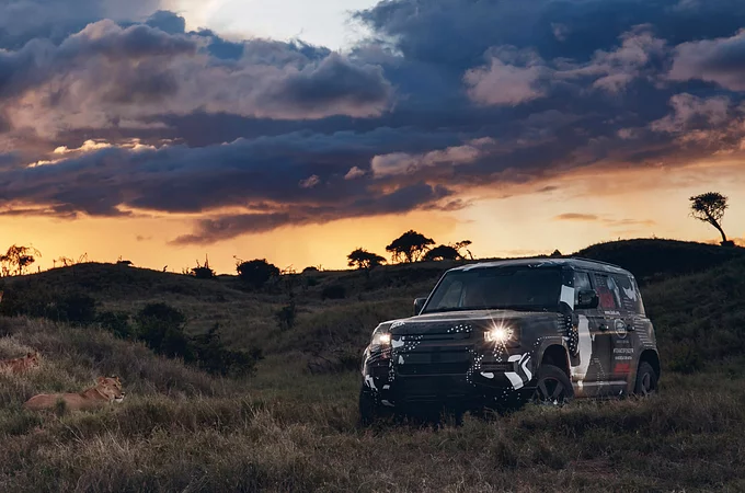 Defender testat in Kenya.