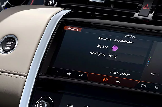 CONNECT TO YOUR VEHICLE’S INBUILT LIVE APPS