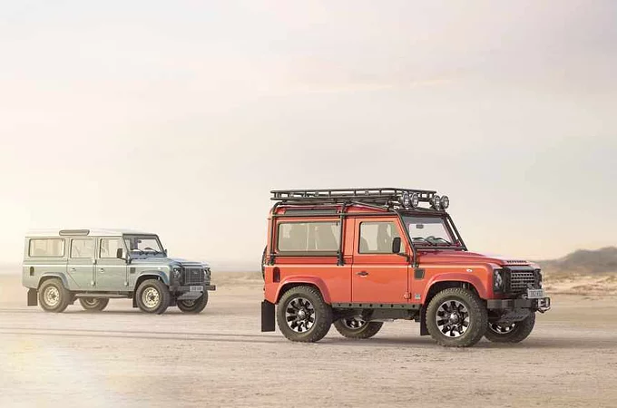 ПРЕДСТАВЯМЕ КЛАСИЧЕСКИЯ
DEFENDER V8 ОТ WORKS BESPOKE