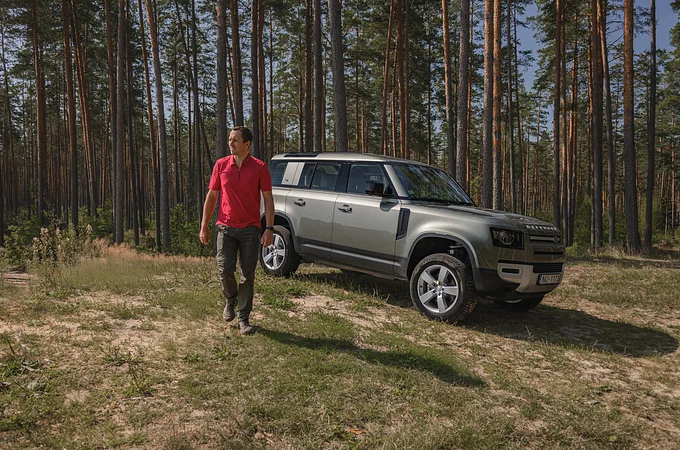 Kristaps Neretnieks Land Rover Defender