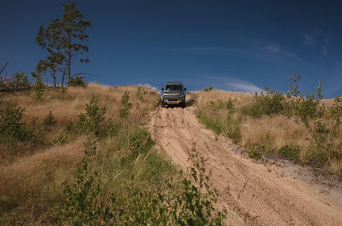 Kristaps Neretnieks Land Rover Defender