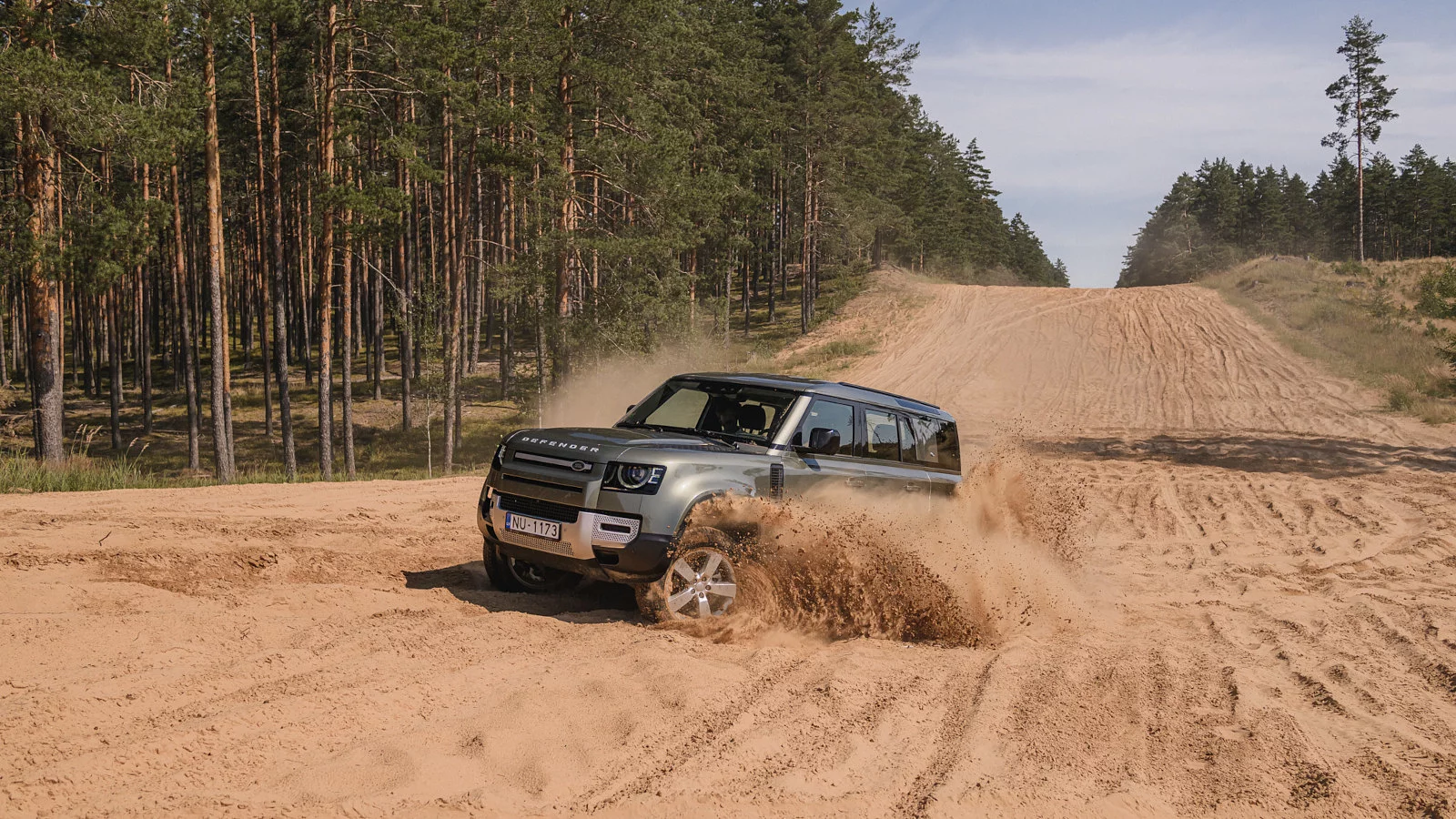 Kristaps Neretnieks Land Rover Defender