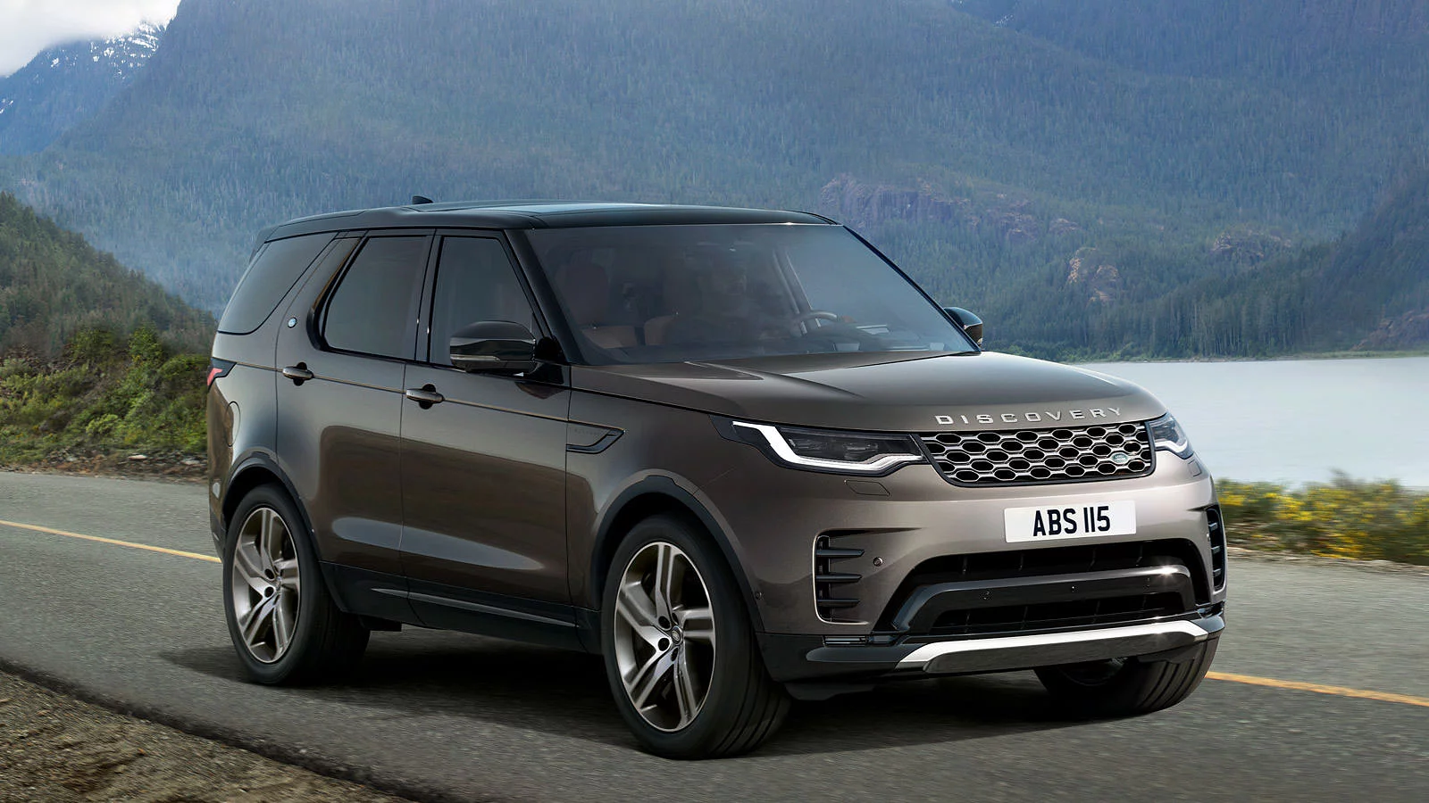 Discovery vozi nizbrdo auto-putem