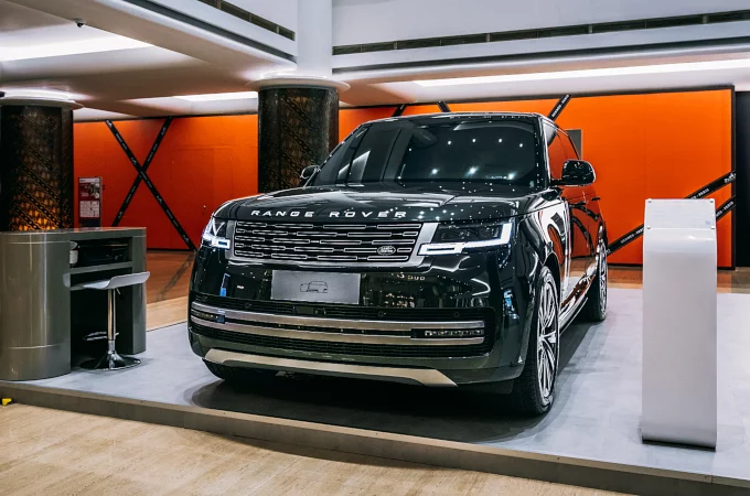 Discover Range Rover and Defender Roadshow at Plaza Indonesia