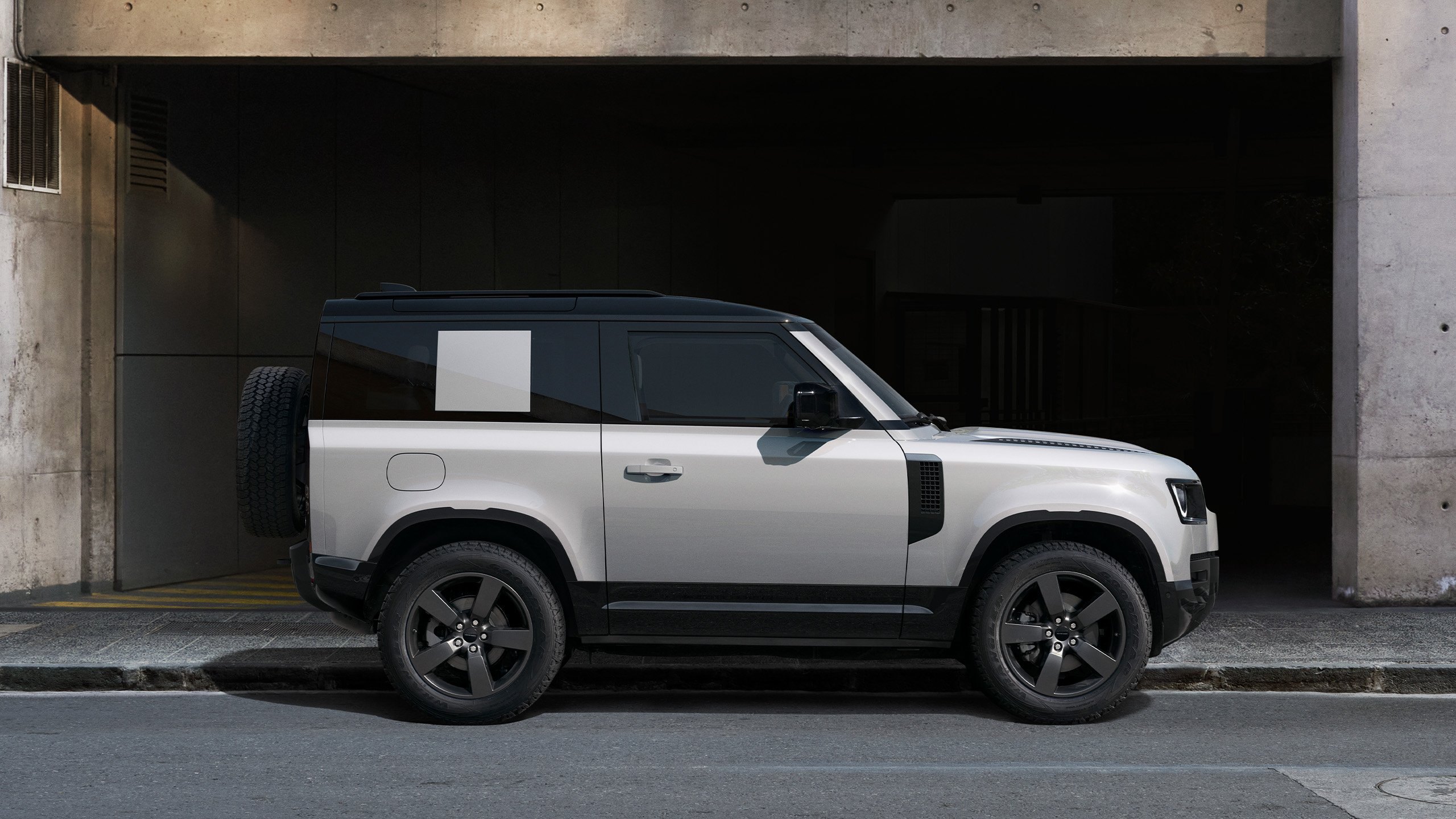 DEFENDER 90