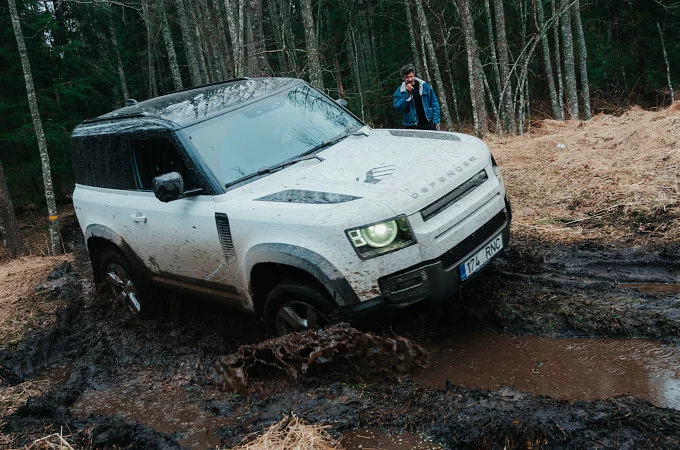 DEFENDER