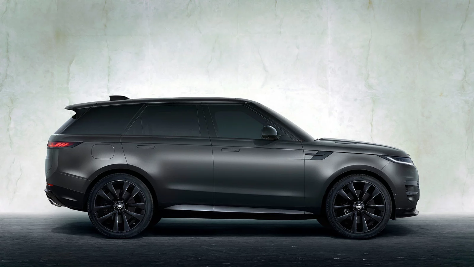 Side view of Range Rover Sport