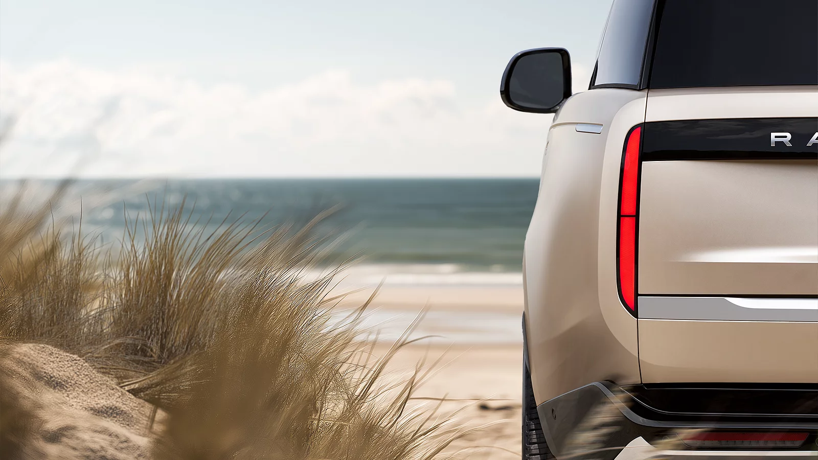 <br>
<div style="text-align: center;"><img src="https://web.landrover.pl/uploads/range-rover-logo-black.jpg" alt="Range Rover" width="200" style="width: 200px; display: inline-block;"></div>
<br>
<br>


<div style="text-align: center; color:black; font-size:22px; line-height:24px">WYJĄTKOWE LOREM IPSUM W&nbsp;RANGE ROVER HOUSE JURATA</div>