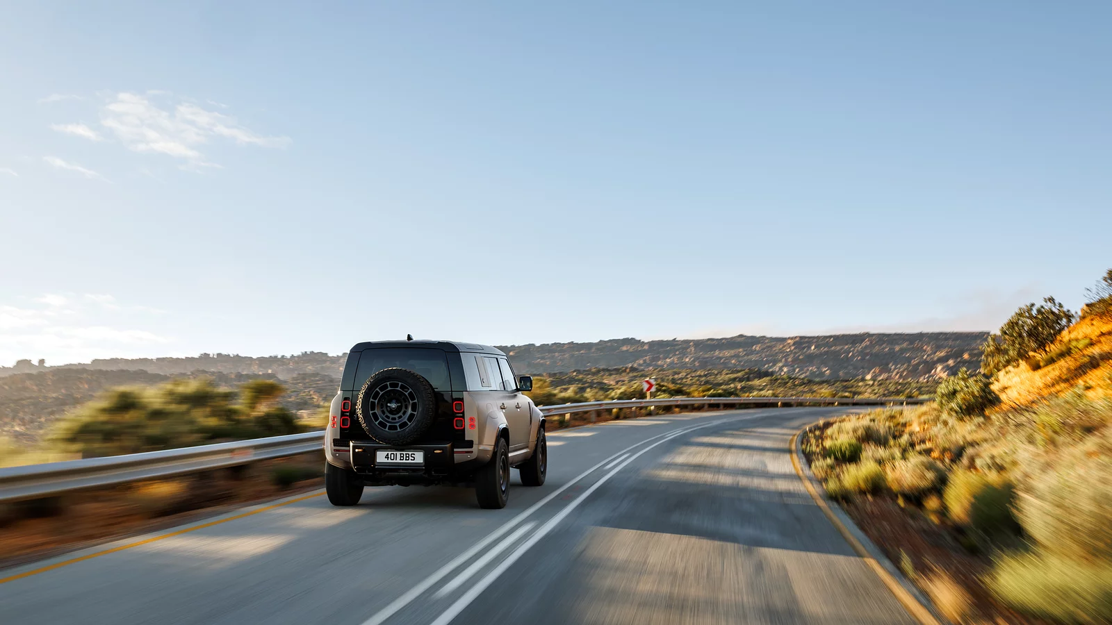 VEJHJÆLP<br><sub>LAND ROVER ASSISTANCE</sub>