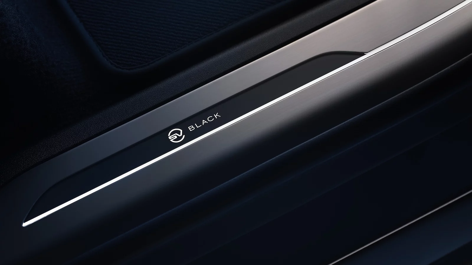Range Rover Sport SV Black Edition
