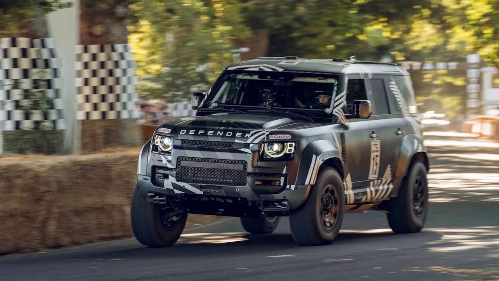 Defender Dakar D7X-R debiutas Gudvude