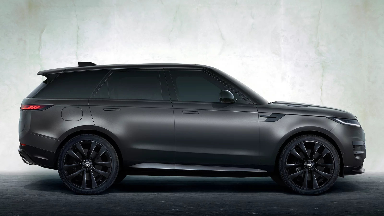 Side view of Range Rover Sport