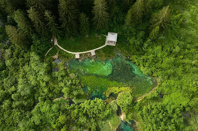 DOĞA, YALINLIK VE KİŞİSEL DENEYİMİN YOLCULUĞU: BAREFOOT LUXURY