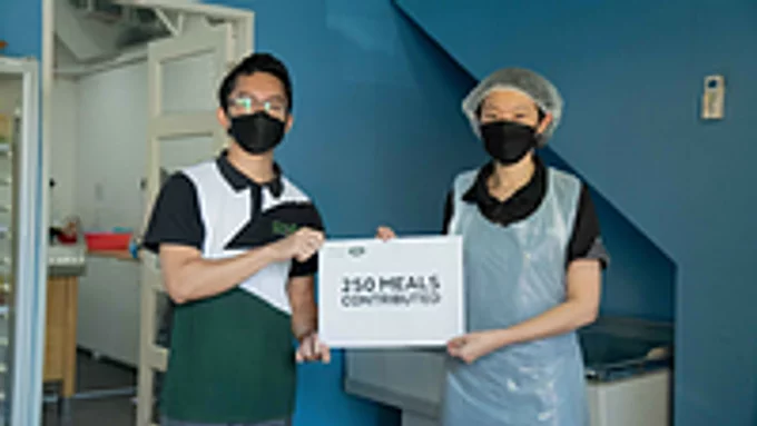 JAGUAR BRUNEI DONATES 250 MEALS TO FAMILIES