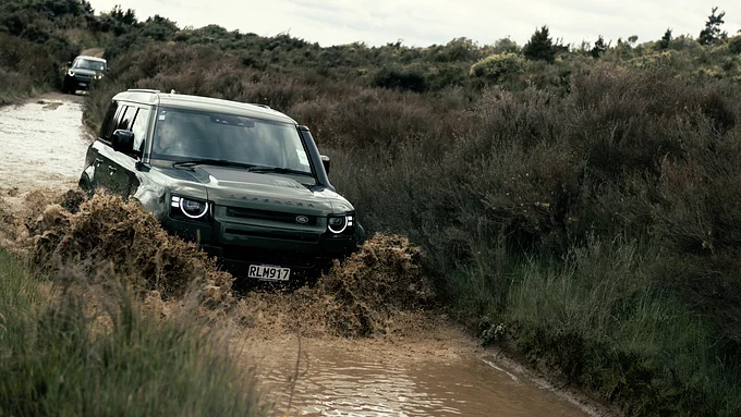 DEFENDER MY26 ARRIVES IN NEW ZEALAND
