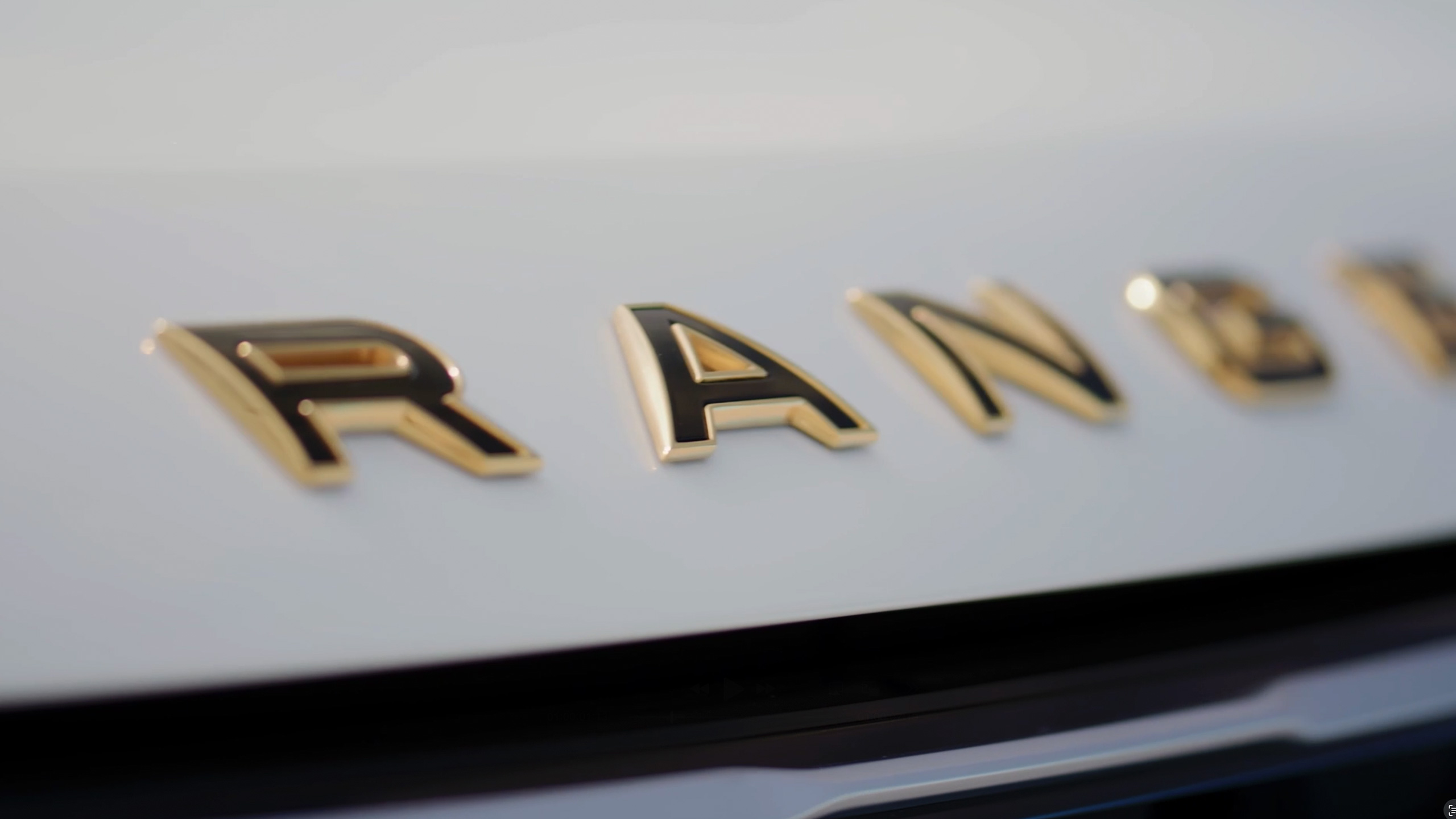 RANGE ROVER BY SV BESPOKE