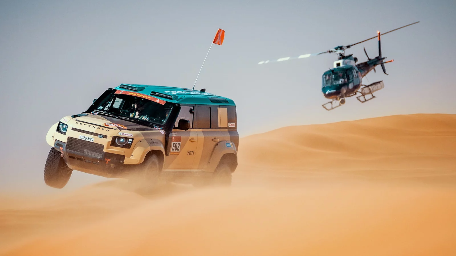 Defender Rally Team Dakaro ralyje