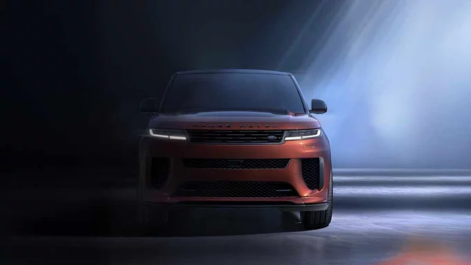 НОВИЯТ
RANGE ROVER SPORT SV CARBON ДОПЪЛВА ВОДЕЩАТА ГАМА ОТ ДИНАМИЧНИ, ЛУКСОЗНИ И
ВИСОКОПРОИЗВОДИТЕЛНИ МОДЕЛИ