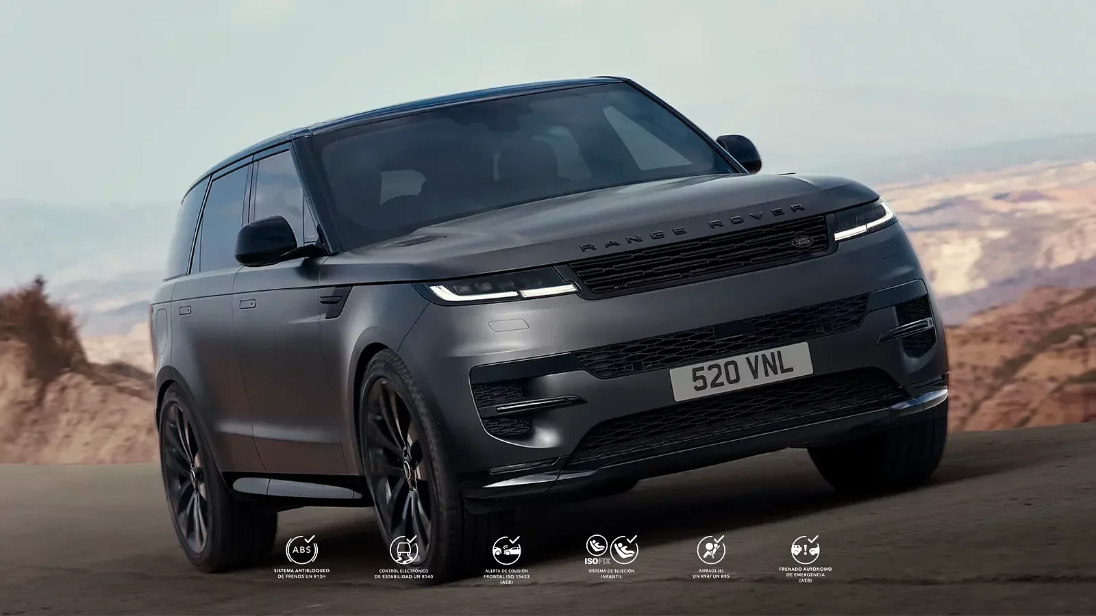 Range Rover Sports conduciendo en la carretera