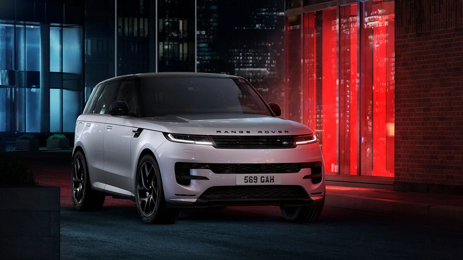 Range Rover Sports parked in city road