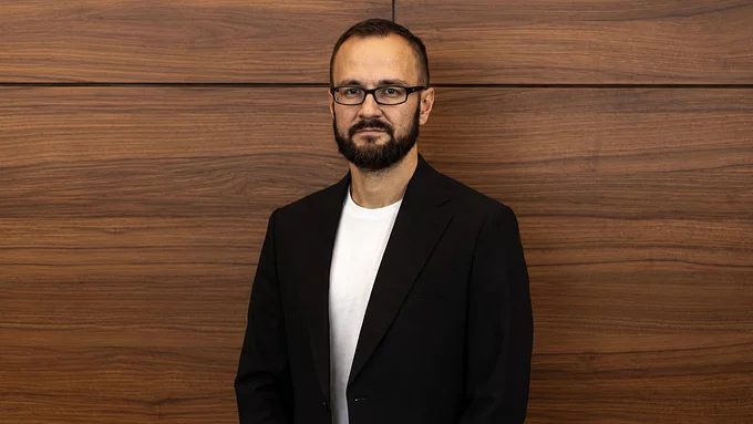 TOMASZ OGRODNIK