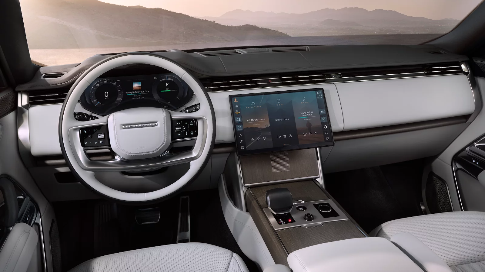 Range Rover interior side view
