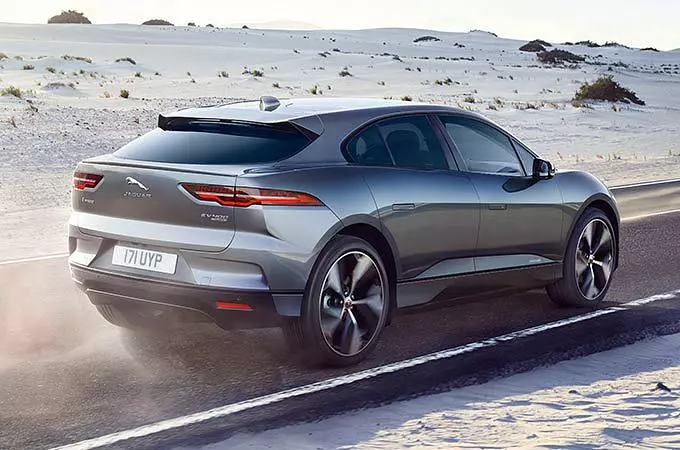 ELEKTRYCZNY JAGUAR I PACE:  MIASTO TO JEGO ŻYWIOŁ