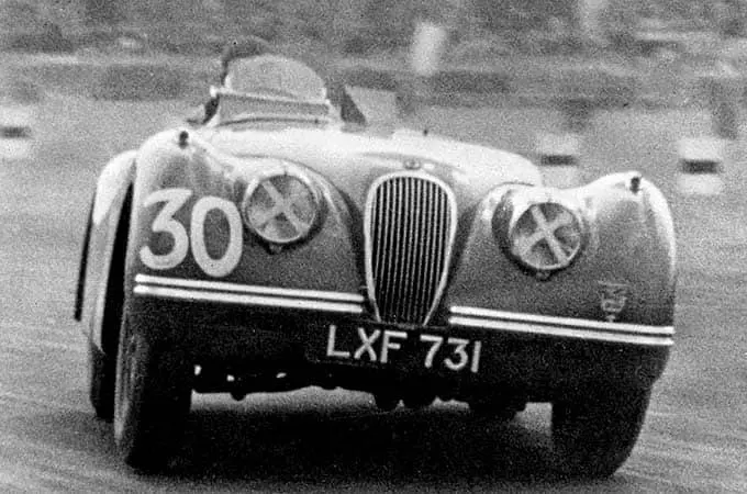 الطراز XK120
