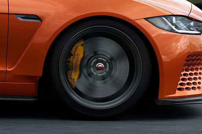 JAGUAR XE SV PROJECT 8 - BRAKES