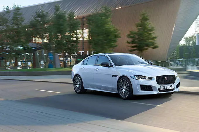 VIVE LA DEPORTIVIDAD CON JAGUAR XE