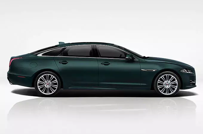 JAGUAR XJ