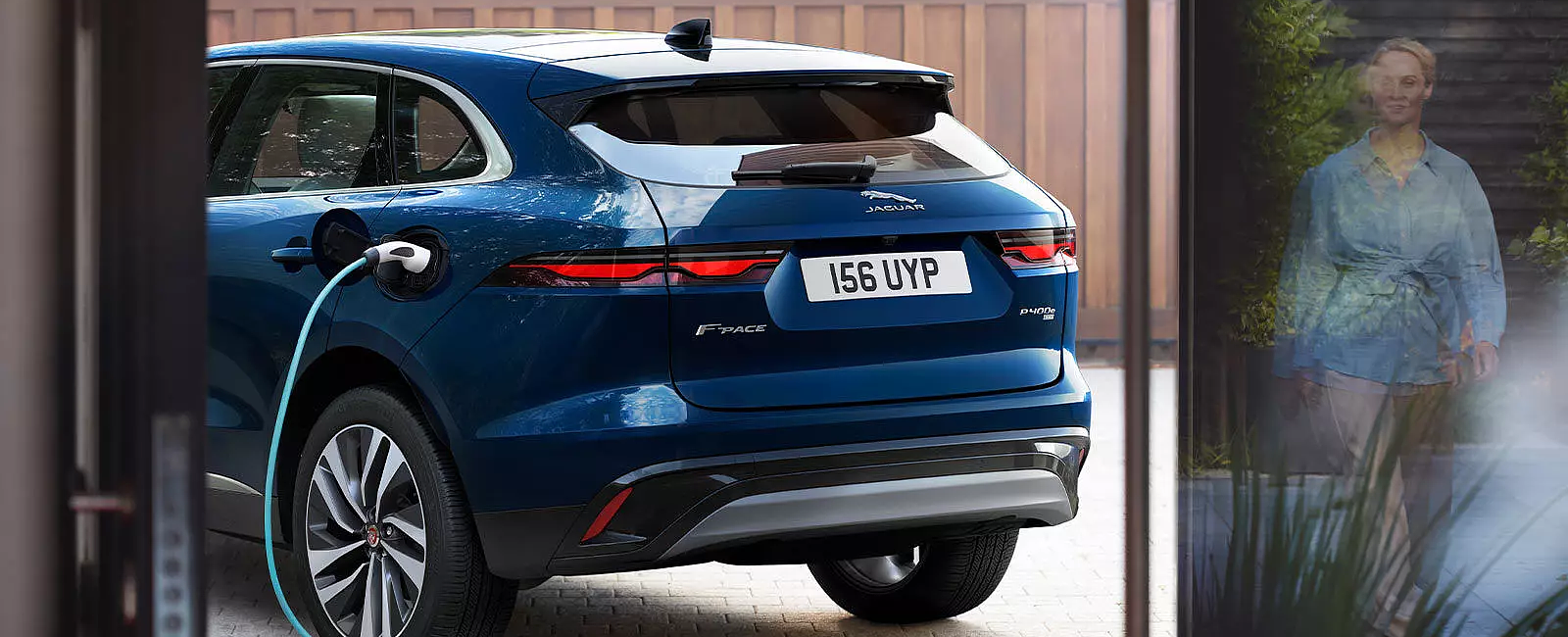 JAUNAIS JAGUAR F-PACE: GREZNS, SAVIENOTS UN ELEKTRIFICĒTS