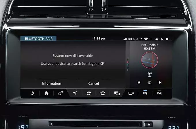 JAGUAR BLUETOOTH<sup>®</sup> CONNECTIVITY