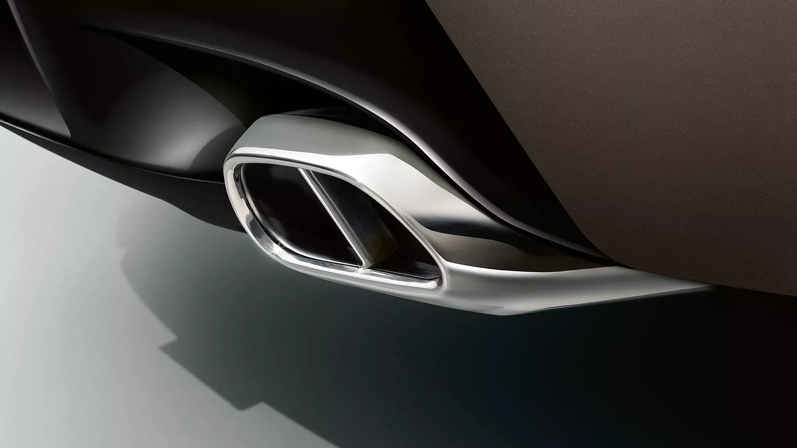 EXHAUSTS: THE PERFECT BALANCE OF POWER AND REFINEMENT