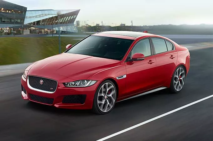 JAGUAR XE
