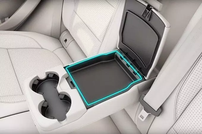 I-PACE’S STORAGE COMPARTMENTS