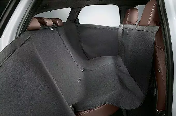 PROTECTIVE SECOND ROW SEAT COVER
