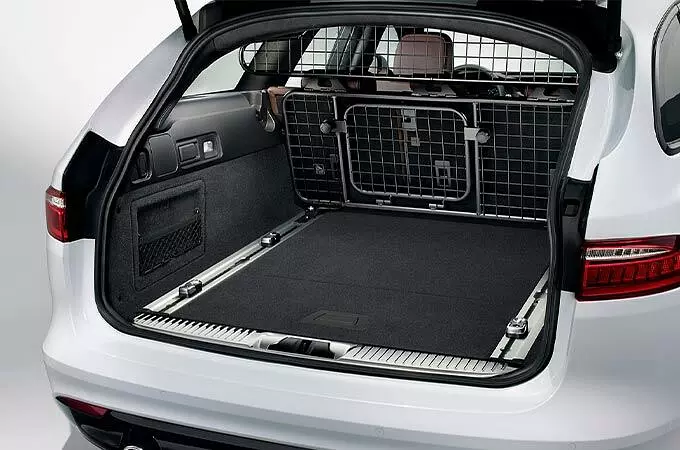 LUGGAGE COMPARTMENT PARTITION – FULL HEIGHT