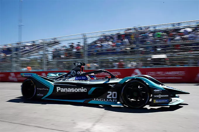 PANASONIC JAGUAR RACING ACUMULA PUNTAJE VALIOSO EN SU PASO POR CHILE